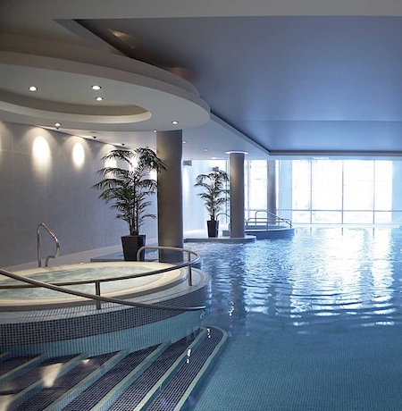 Have a healthy break in Cork at The River Lee, with its own high tech gym, swimming pool, hot tub and sauna. 